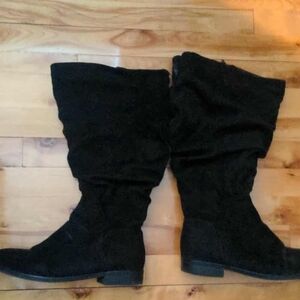 Penningtons Wide Fit (W) Black Women's Under Knees Suede Boots
